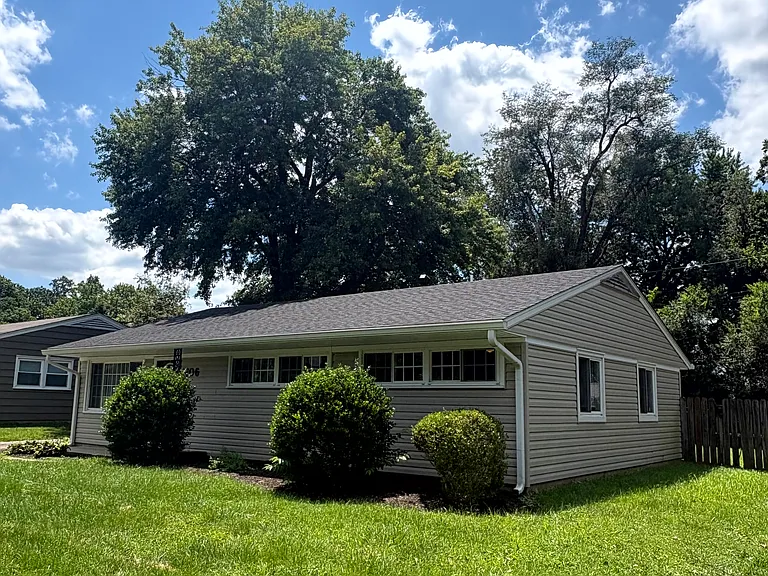 1706 Ashmoor Ln — Photo 4