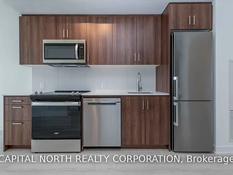 681 Yonge St #616 — Photo 6