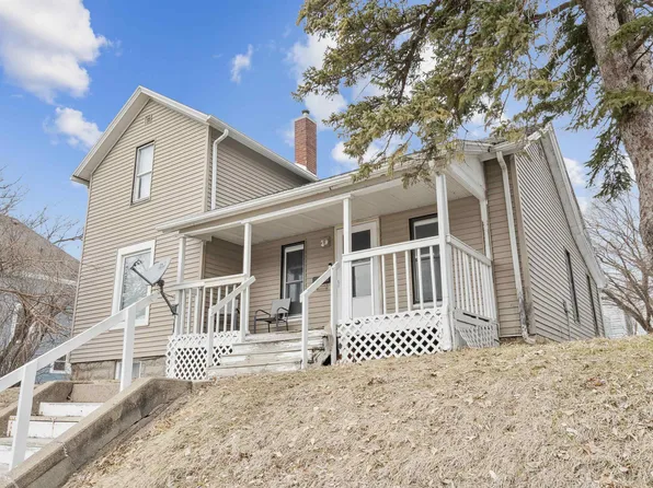 509 E Bremer Ave, Waverly, IA 50677