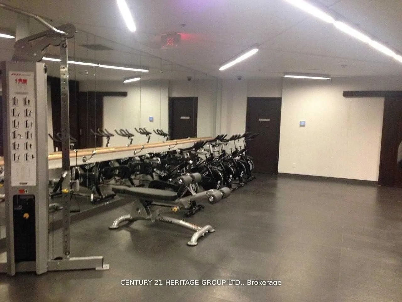 Fly Condos — Photo 3