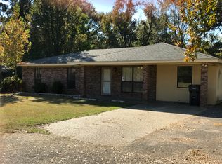 11 Weathers Rd, Hattiesburg, MS 39402