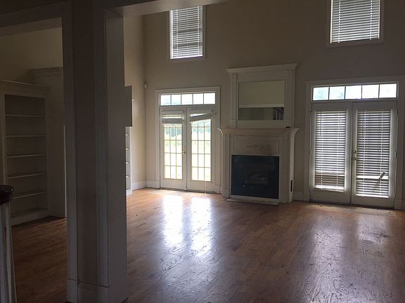 5th image of 108 Ingleside East Dr