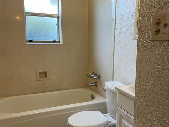 4th image of 29 Evergold Ln