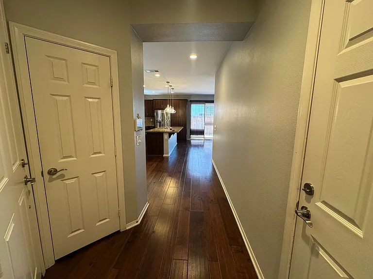345 Dahlia Way — Photo 7