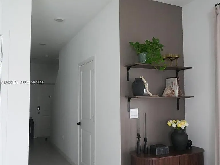 696 NW 6th St — Photo 15