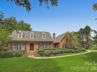 402 S Providence Rd, Waxhaw, NC 28173