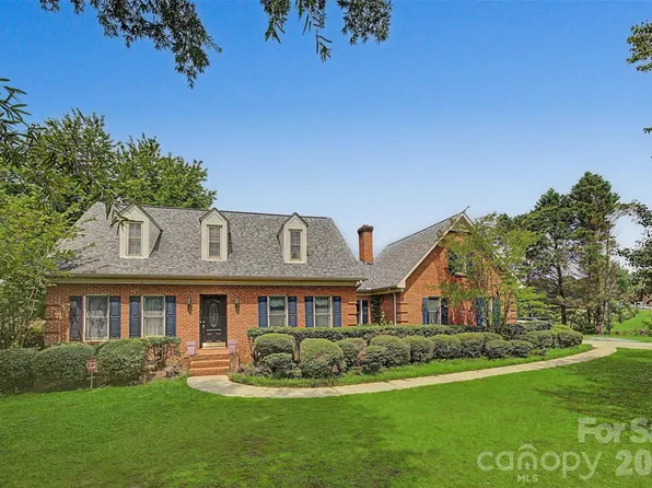 402 S Providence Rd, Waxhaw, NC 28173