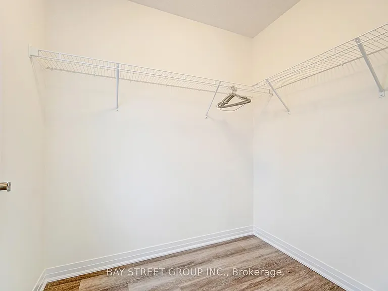149 Wilmot Rd N — Photo 20