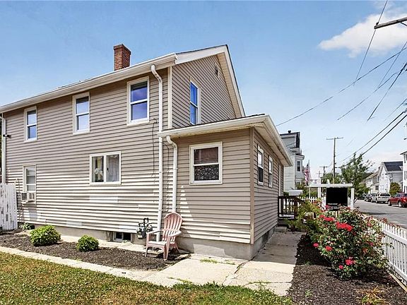 5th image of 82 Perry St