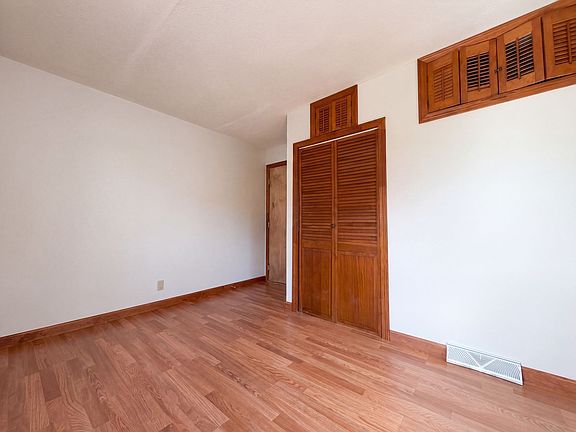 4th image of 17 Monarch St