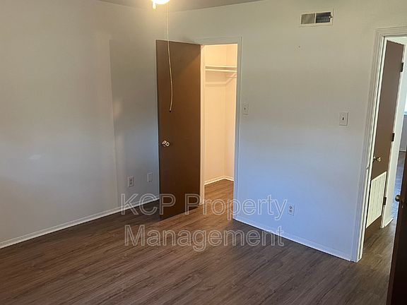 5th image of 340 W Dogwood St #8