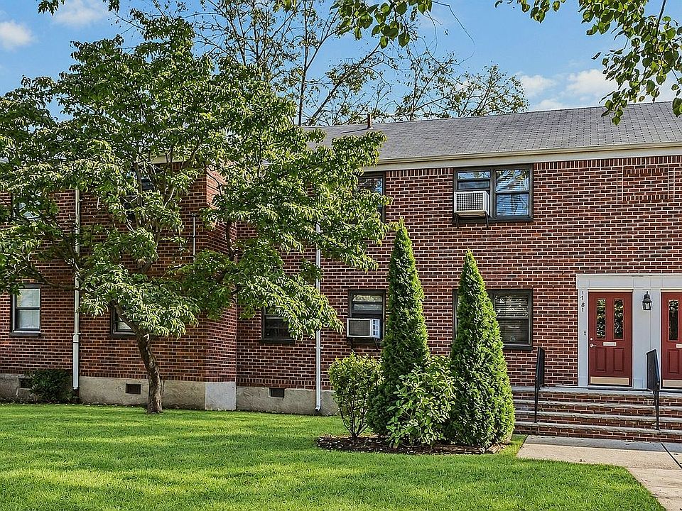 1st image of 17-81 166th St #327