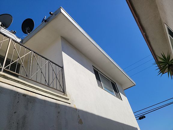 Exterior view of bedroom 1