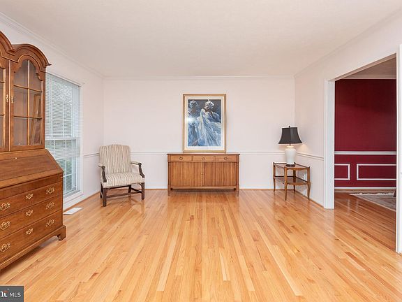 4th image of 13424 Melville Ln