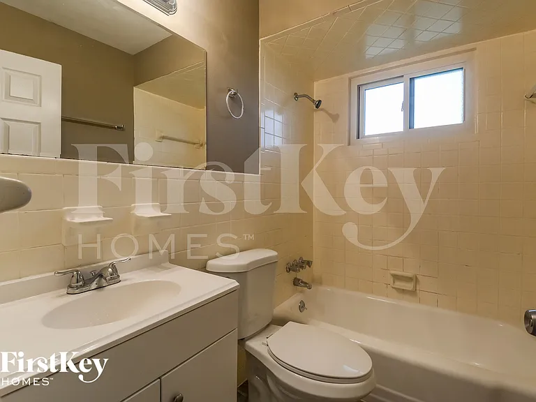 400 Humes Ln — Photo 16