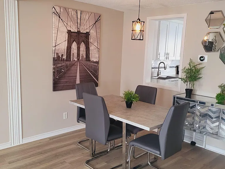 2307 Stonehenge Cres — Photo 5