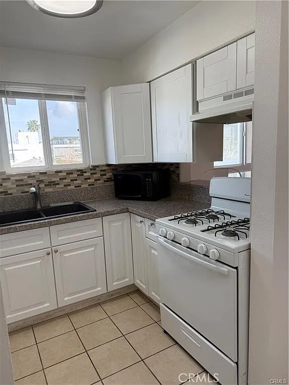 2 bed, 10094 sqft, $2,350 — Photo 3