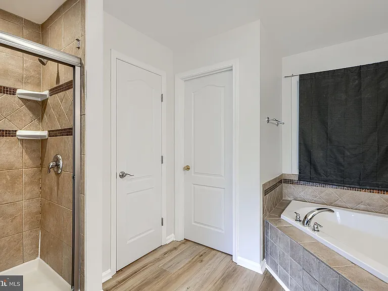 605 N Paradise Rd — Photo 35