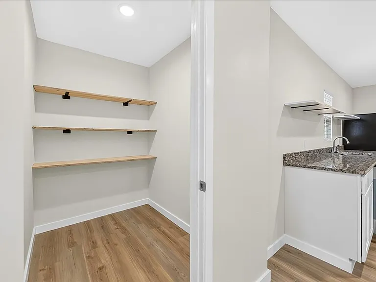 1154 Florida Ave — Photo 13