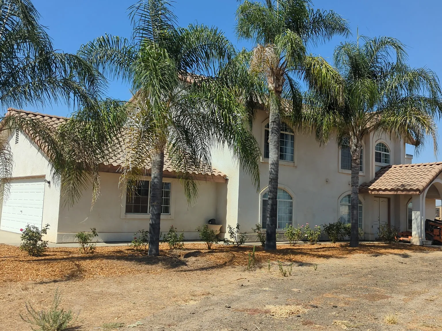 5 bed, 3017 sqft, $3,600 — Photo 2