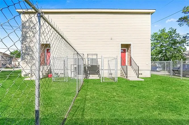 3925 Clematis St — Photo 11