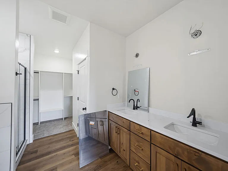 435 E River Ln — Photo 39