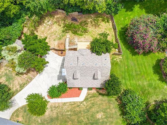 4th image of 101 Pinehill Dr