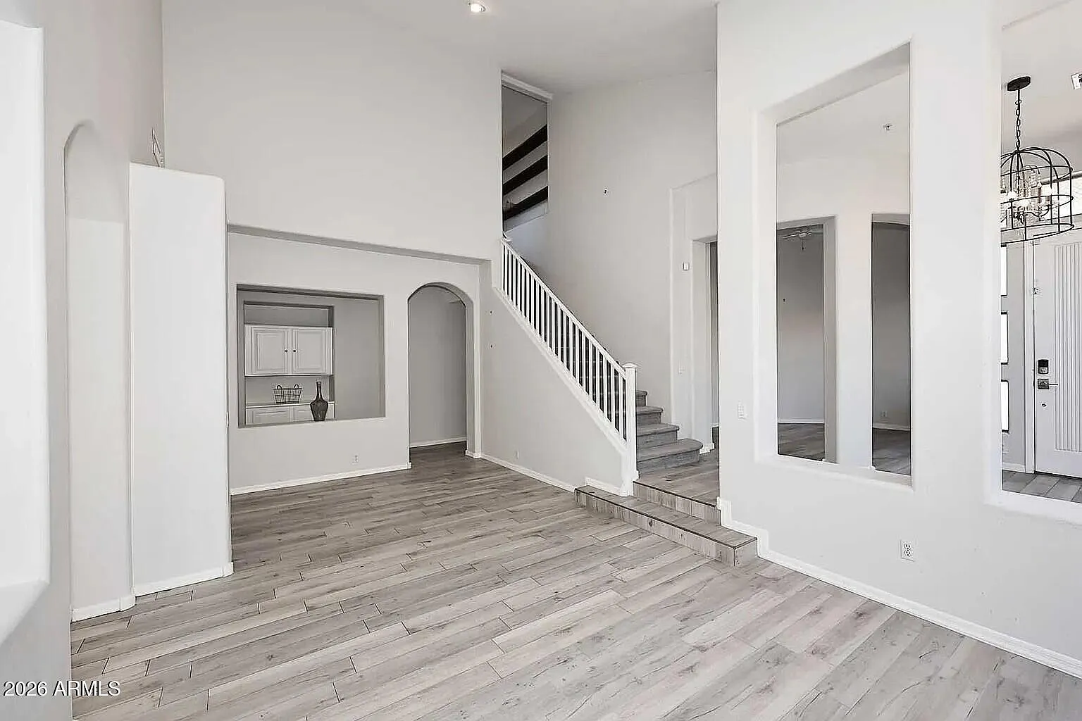 3 bed, 3.0 bath, 2201 sqft, $4,000 — Photo 2