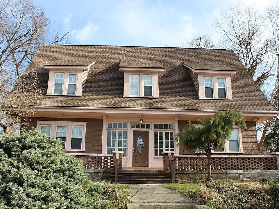 1st image of 253 E Hillcrest Ave
