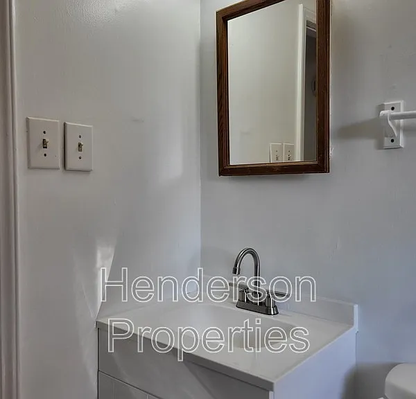 7512 Briardale Dr — Photo 9