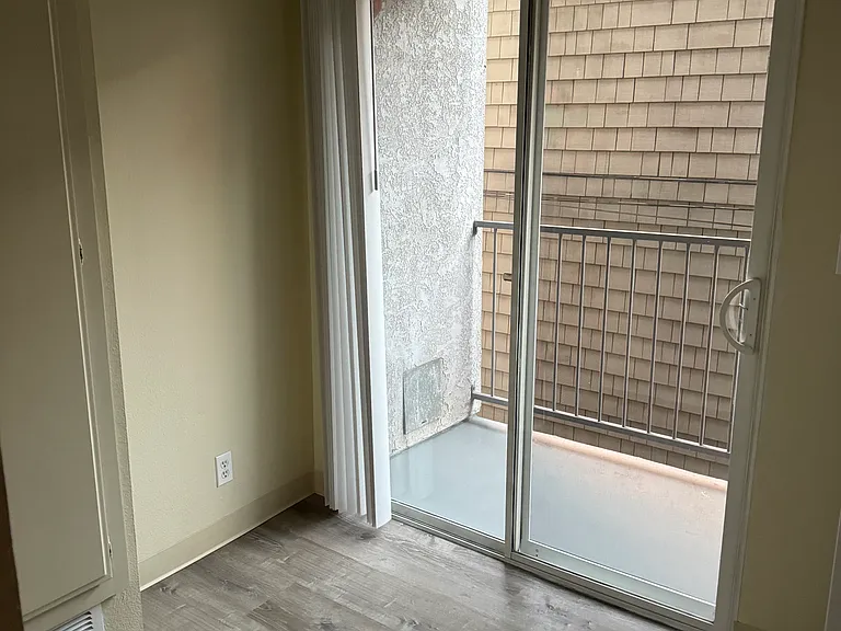 136 Concord St — Photo 7