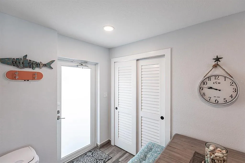 2 bed, 2.0 bath, 1043 sqft, $10,230 — Photo 2