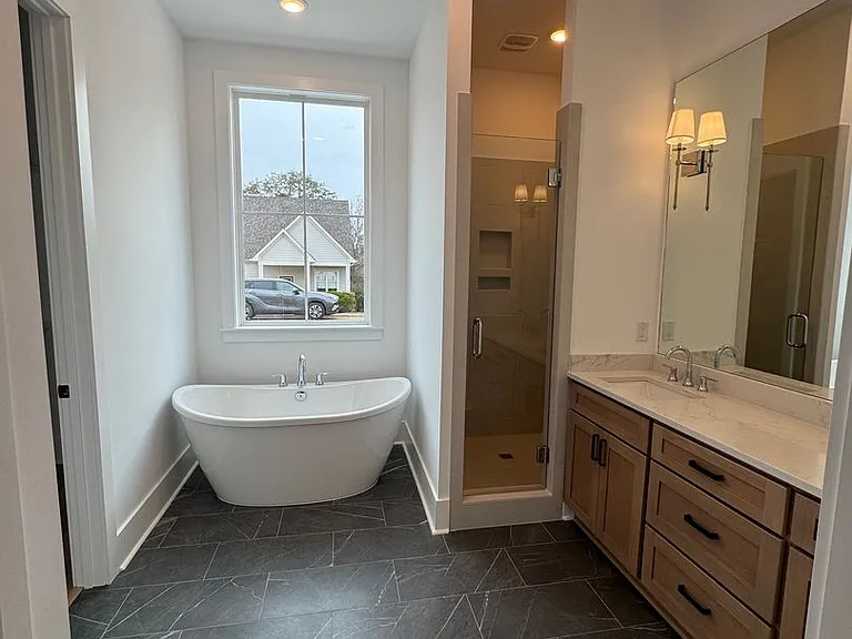 806 Lilla Ln — Photo 6