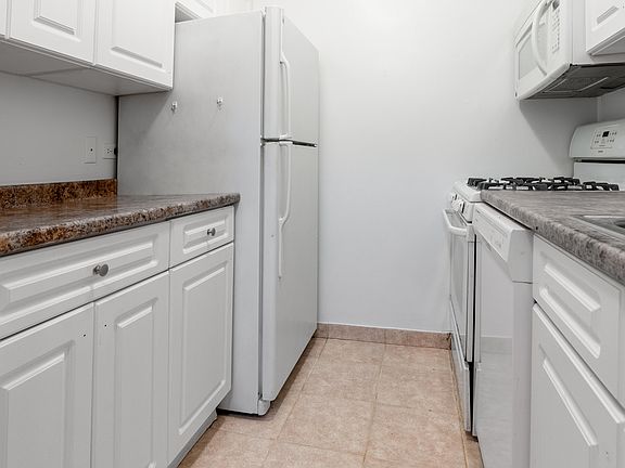 5th image of 345 E 80th St APT 10H