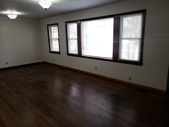 5th image of 517 McKellar Dr