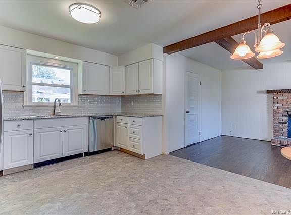 5th image of 717 Almeda Dr