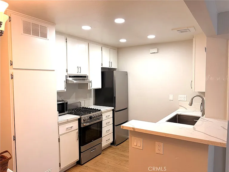 7025 Glade Ave #19 — Photo 1