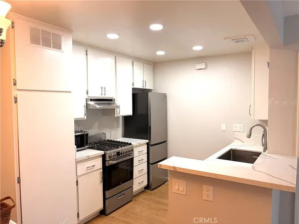 7025 Glade Ave Unit 19, Canoga Park, CA 91303