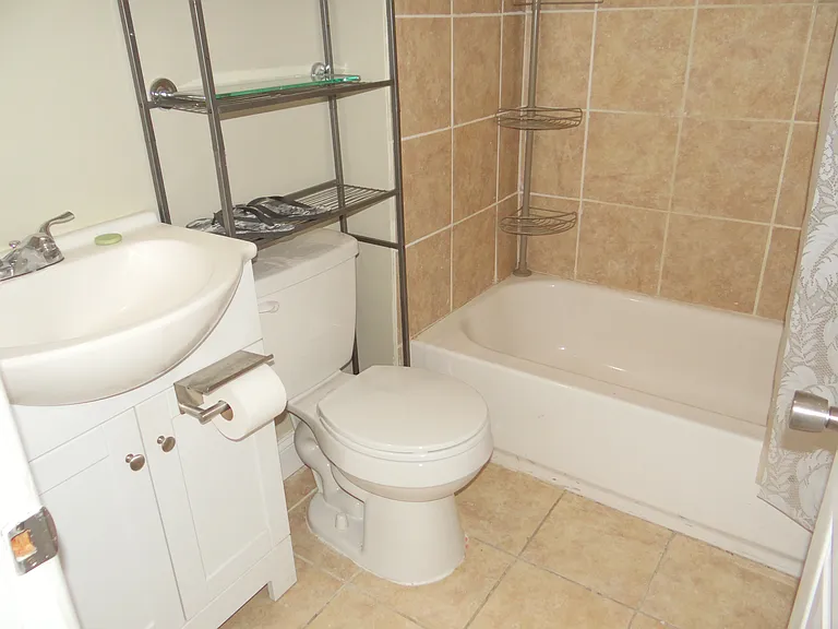 1737 N Peach St #2 — Photo 6