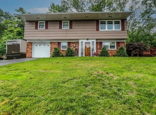 34 Forest Rd, Andover, NJ 07821