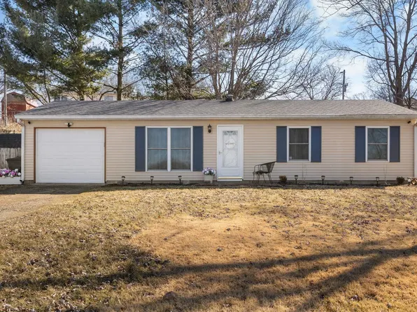 52 Strawhat Dr, Lafayette, IN 47909