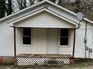 437 Garrett St, Woodruff, SC 29388
