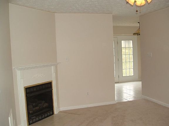 3rd image of 7327 Carowinds Ln