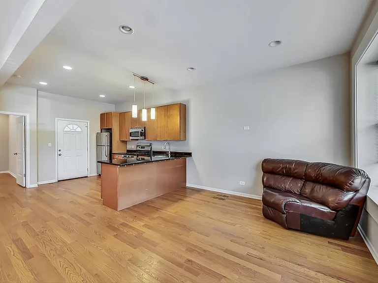 2839 W Cortez St #1 — Photo 6