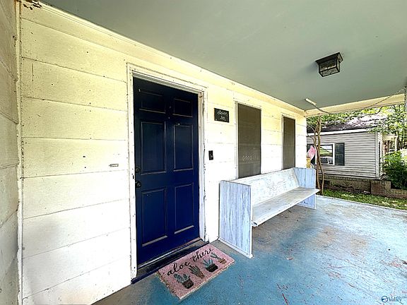 4th image of 1110 10th Ave SE