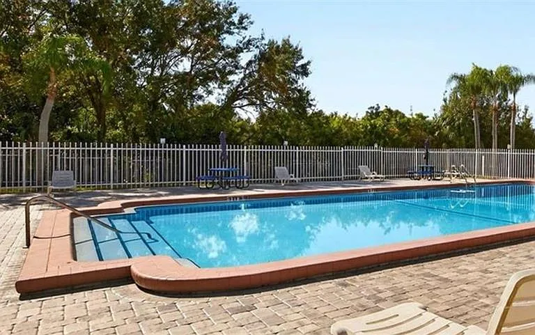 7210 N Manhattan Ave #2011 — Photo 16