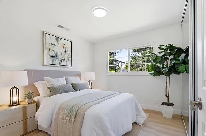 1091 W Latimer Ave — Photo 9