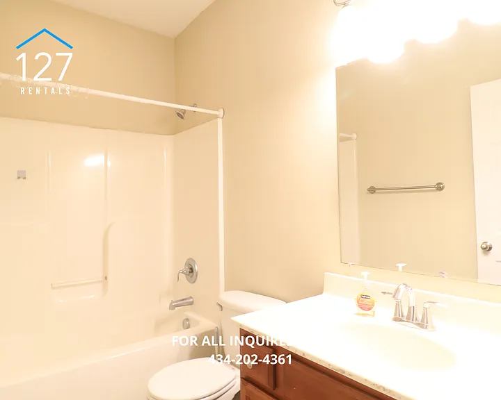 205 Capital St #201 — Photo 11