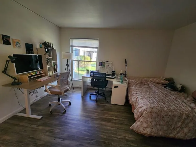 University Park Apartments near Cornell University — Photo 126