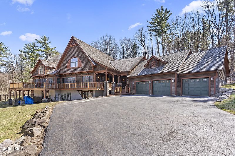 2nd image of 35 Shaker Bay Road